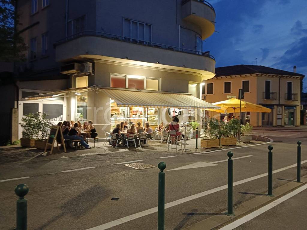 negozio in vendita a Venezia in zona Mestre