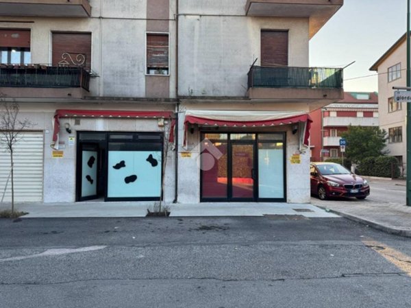 negozio in vendita a Venezia in zona Zelarino