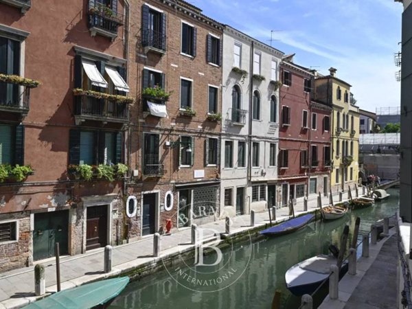 appartamento in vendita a Venezia in zona Sestiere Dorsoduro