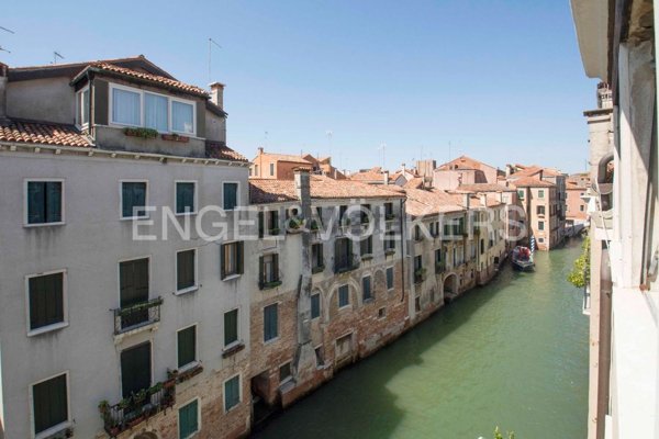 appartamento in vendita a Venezia in zona Sestiere Dorsoduro