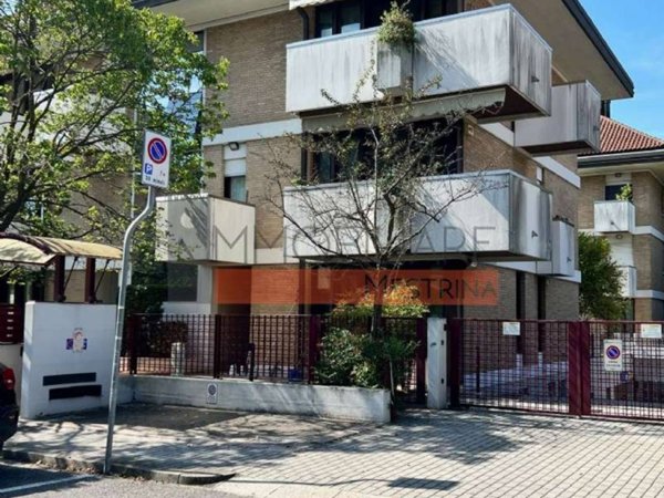 ufficio in vendita a Venezia in zona Marghera