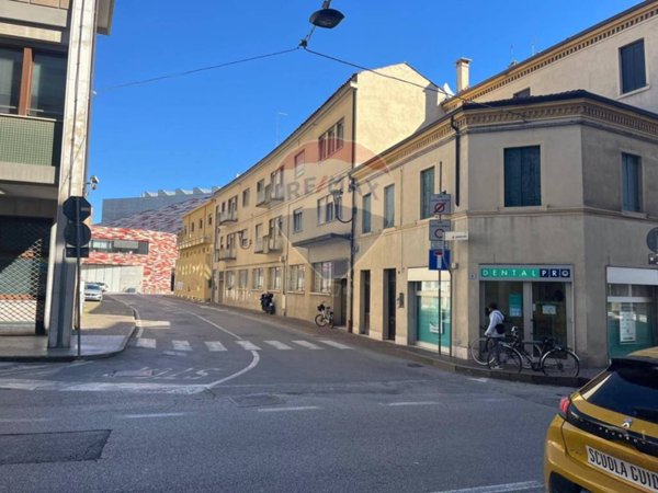 ufficio in vendita a Venezia in zona Marghera