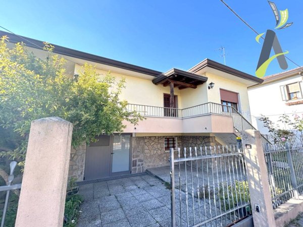 casa indipendente in vendita a Venezia in zona Marghera