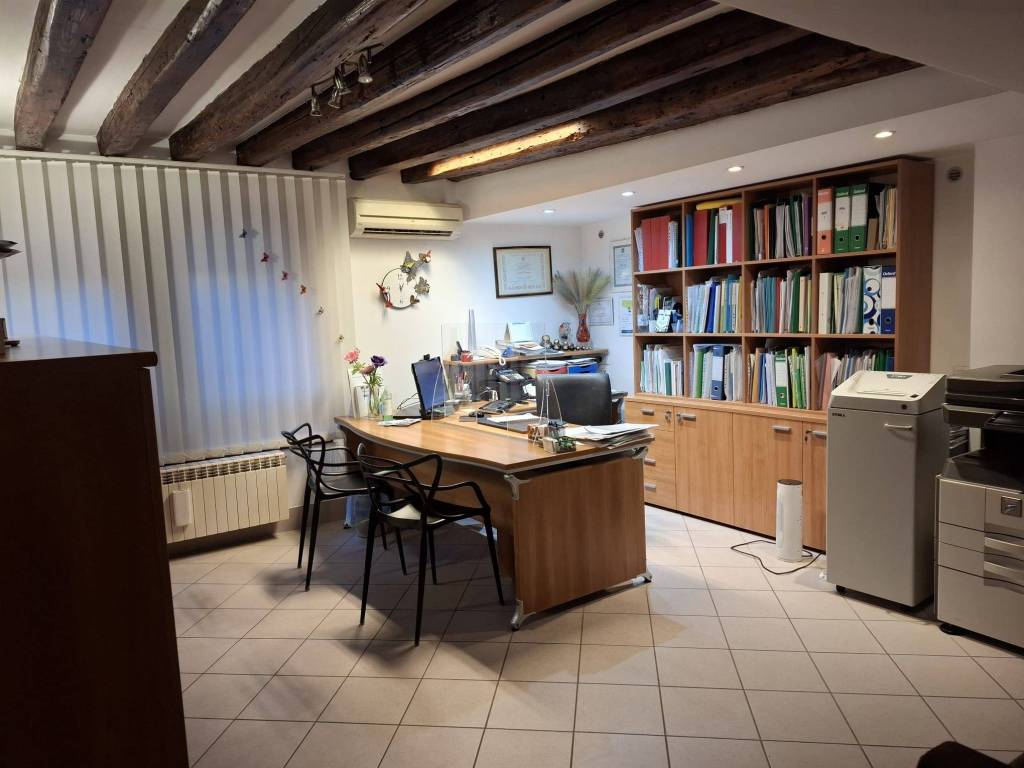 ufficio in vendita a Venezia in zona Sestiere Cannaregio