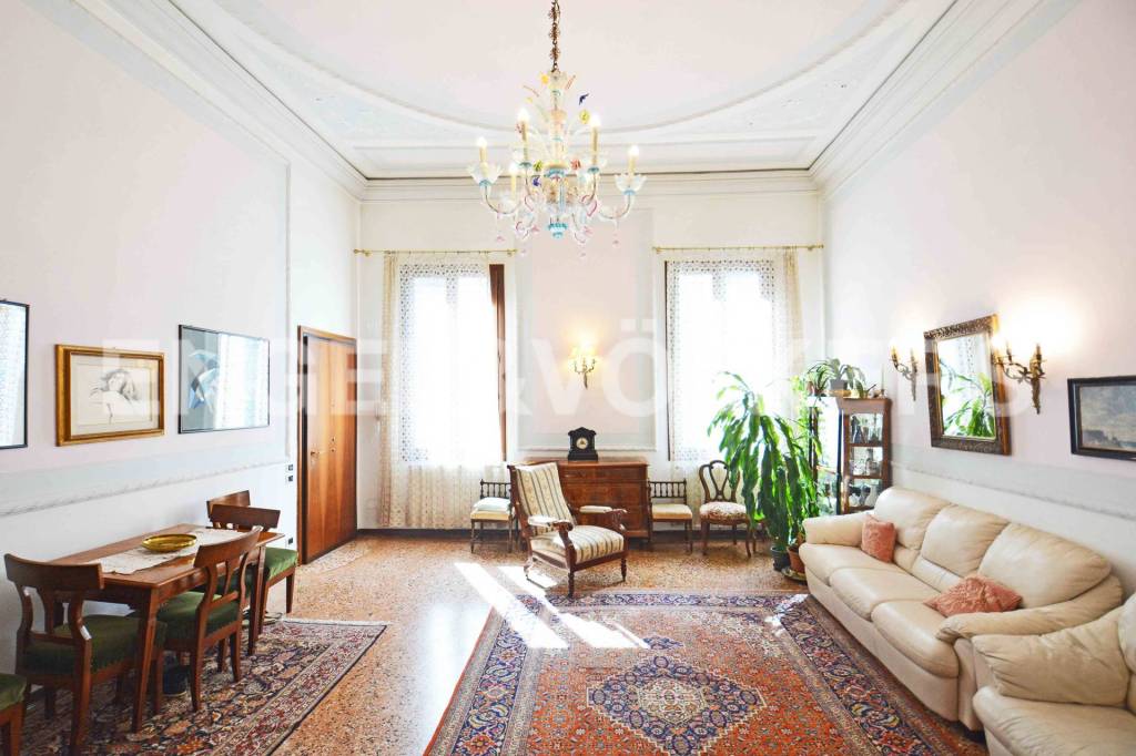 appartamento in vendita a Venezia in zona Sestiere San Polo