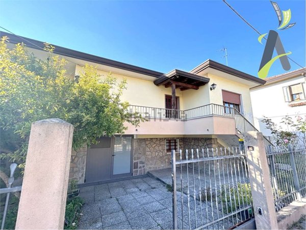 casa indipendente in vendita a Venezia in zona Mestre