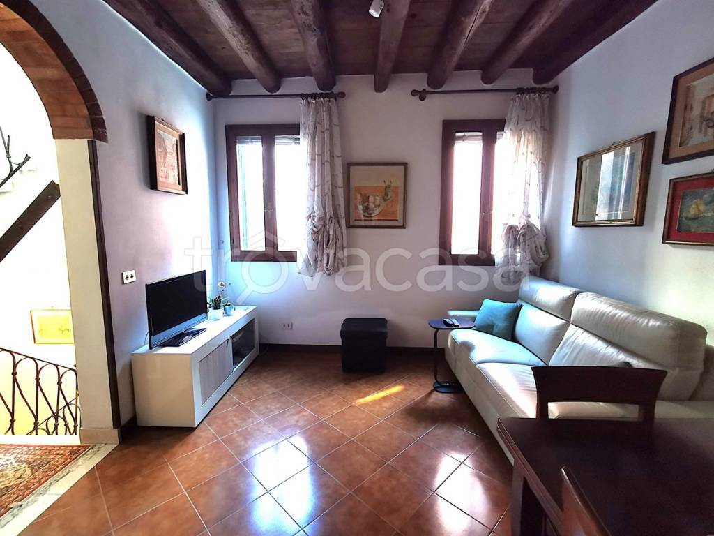 casa indipendente in vendita a Venezia in zona Sestiere Castello