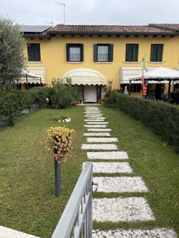 casa indipendente in vendita a Venezia in zona Dese