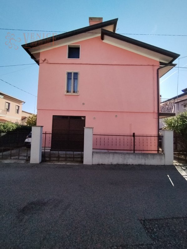casa indipendente in vendita a Venezia in zona Mestre