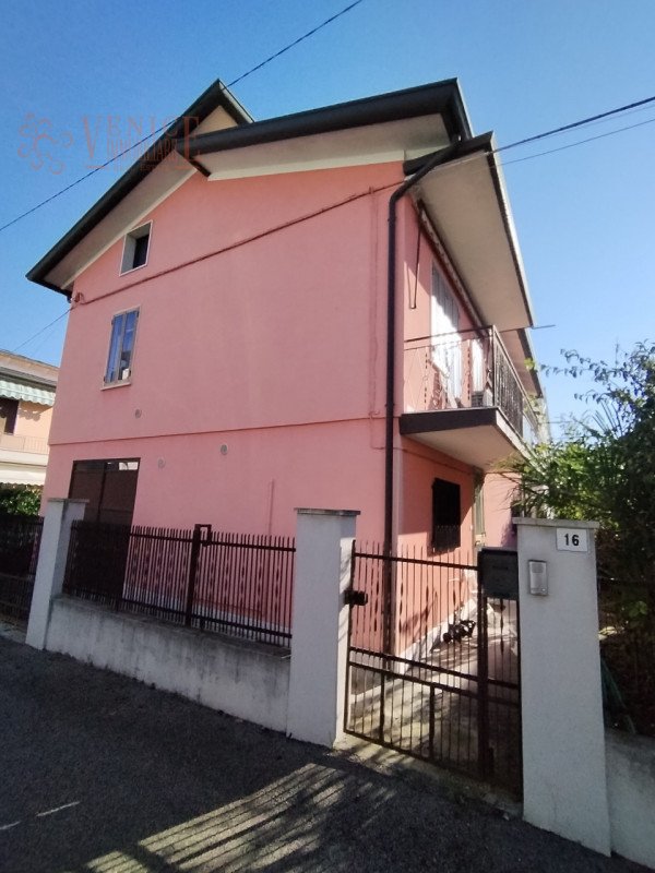 casa indipendente in vendita a Venezia in zona Mestre