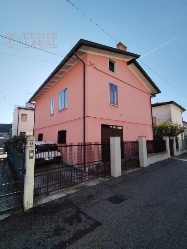 casa indipendente in vendita a Venezia in zona Mestre