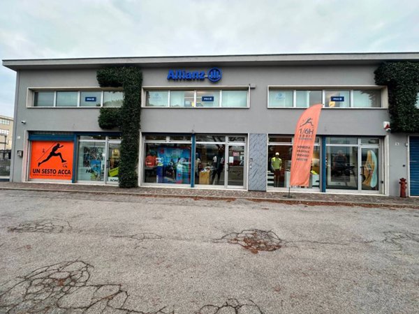 negozio in vendita a Venezia in zona Marghera