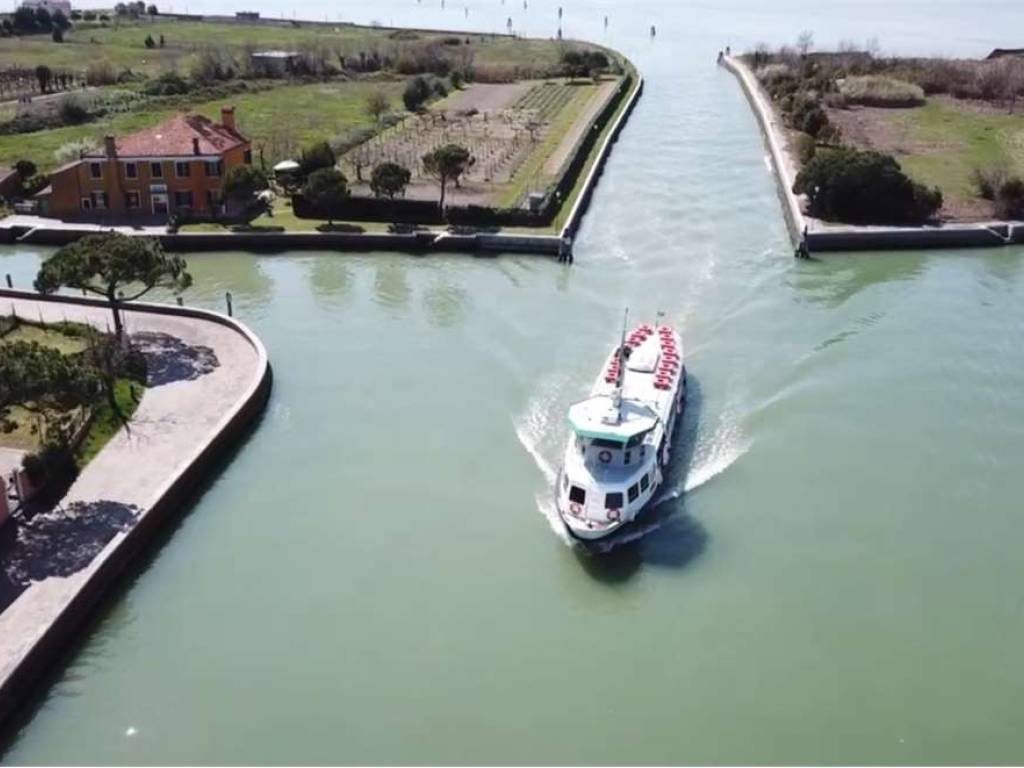 negozio in vendita a Venezia in zona Burano