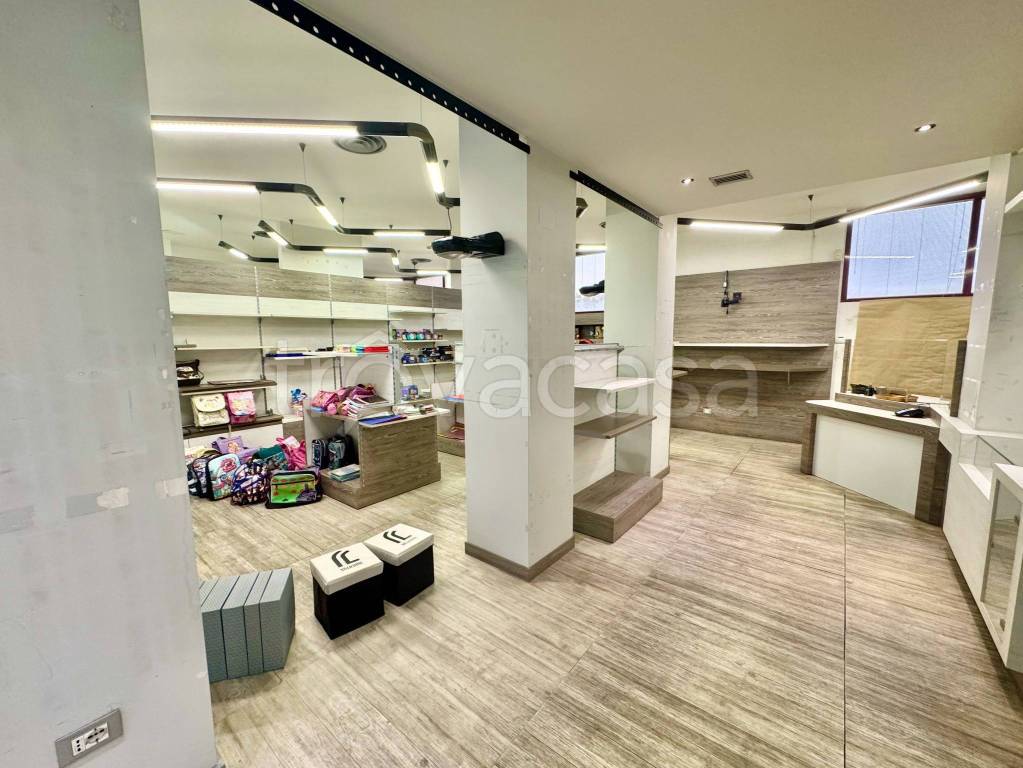 negozio in vendita a Venezia in zona Zelarino