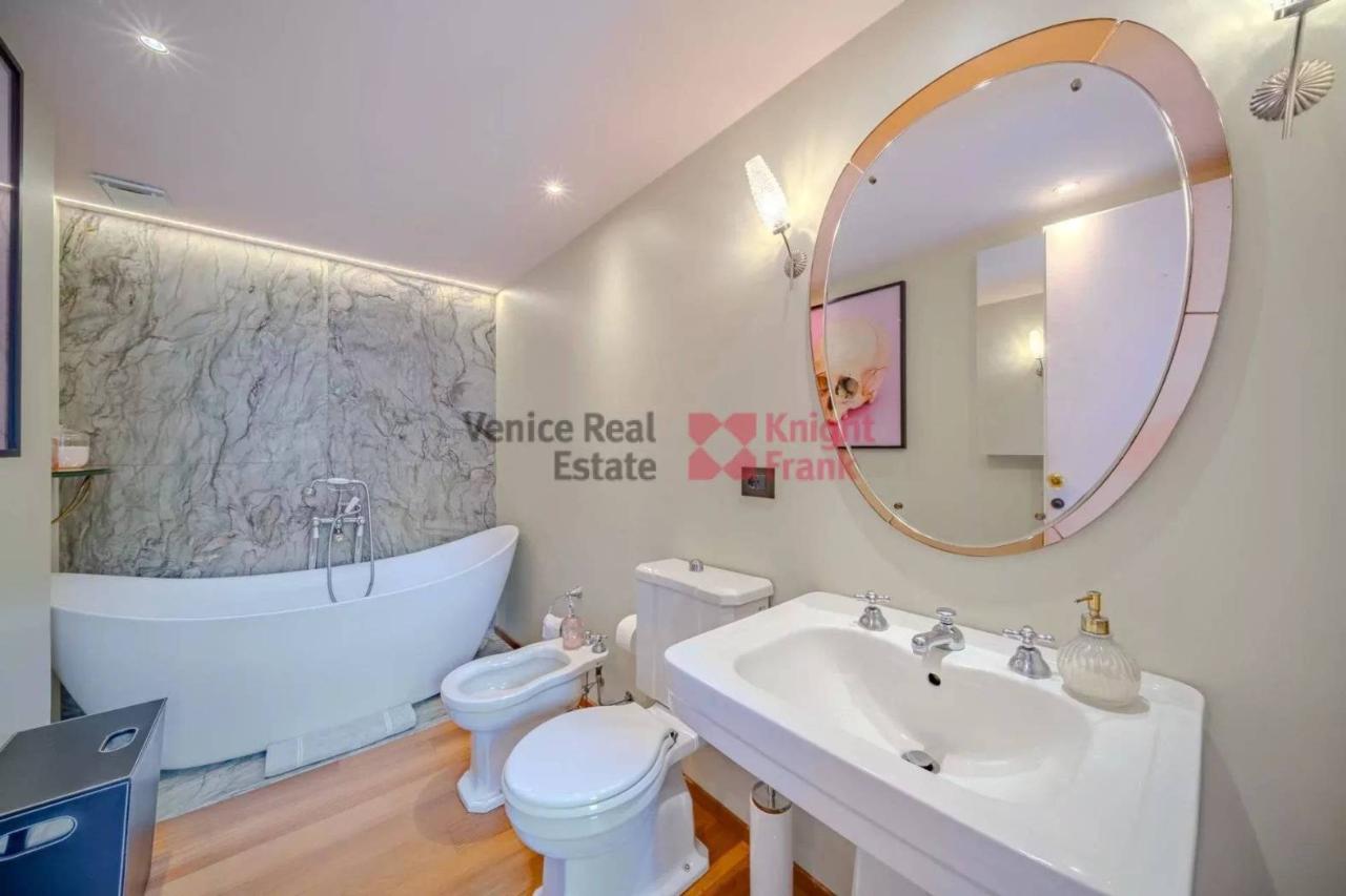 appartamento in vendita a Venezia in zona Murano