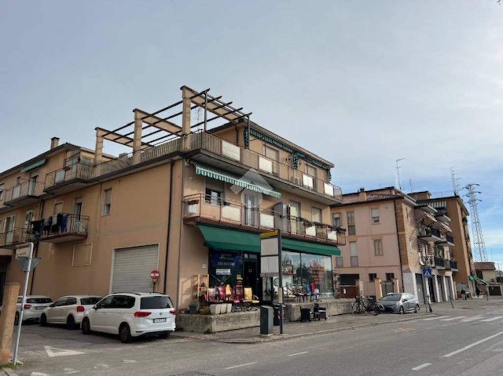 negozio in vendita a Venezia in zona Marghera