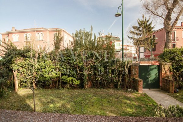 appartamento in vendita a Venezia in zona Lido di Venezia