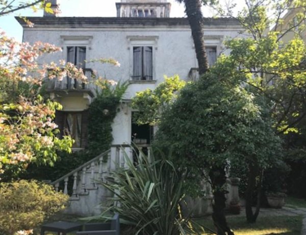 casa indipendente in vendita a Venezia in zona Lido di Venezia