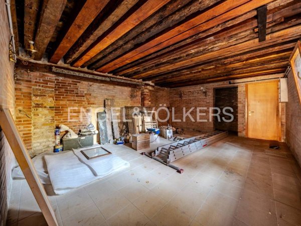 locale commerciale in vendita a Venezia in zona Sestiere Cannaregio