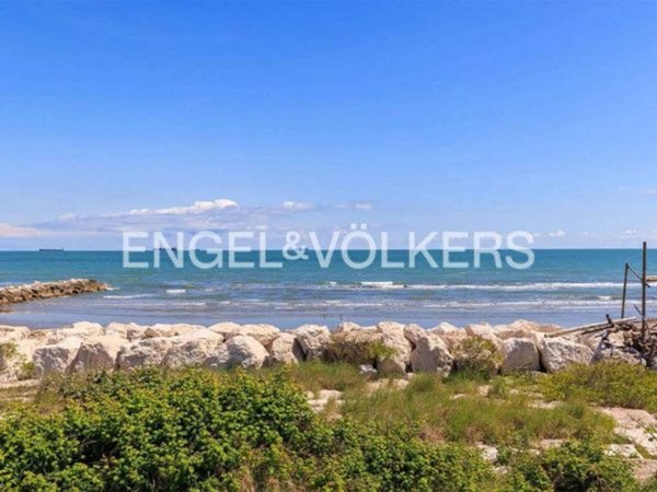 appartamento in vendita a Venezia in zona Lido di Venezia