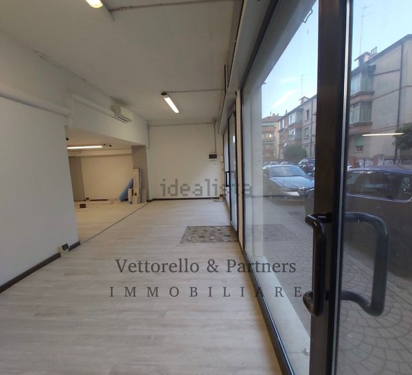 negozio in vendita a Venezia in zona Mestre