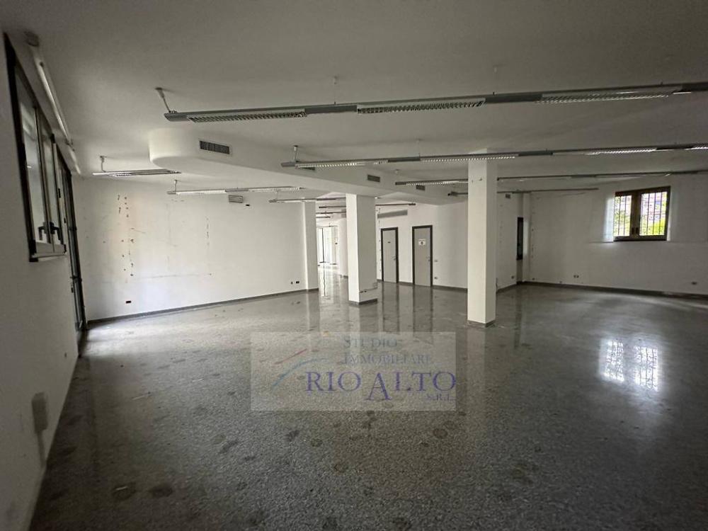 ufficio in vendita a Venezia in zona Mestre