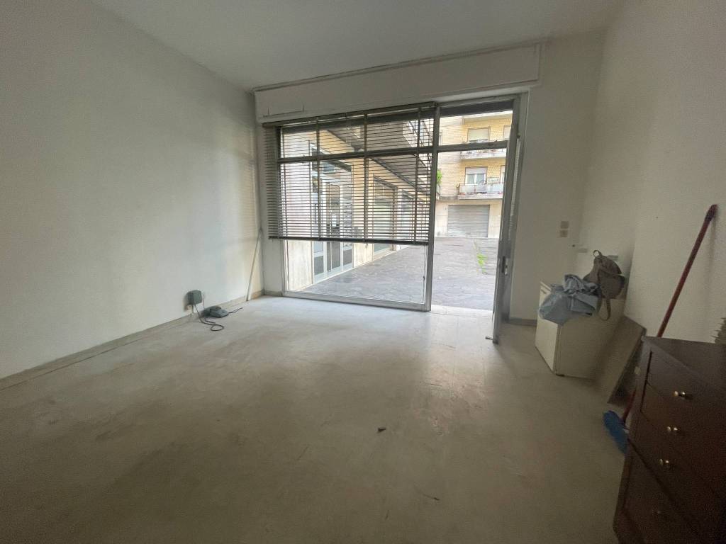 negozio in vendita a Venezia in zona Marghera