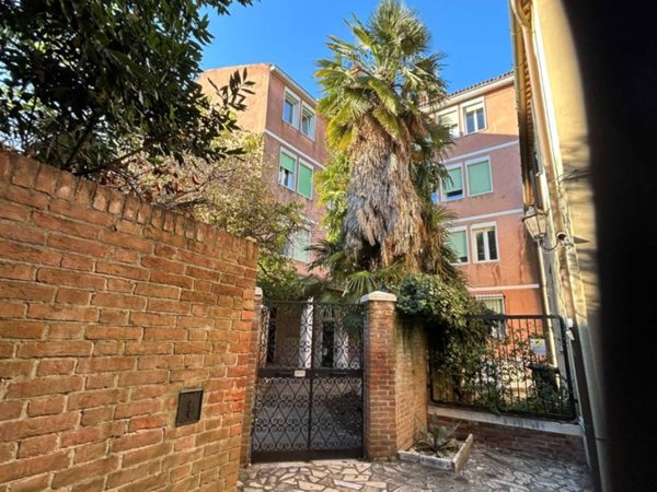 appartamento in vendita a Venezia in zona Sestiere Santa Croce