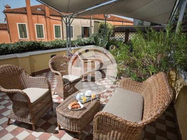 villa in vendita a Venezia in zona Murano