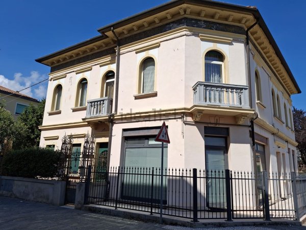 casa indipendente in vendita a Venezia in zona Mestre