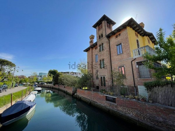 casa indipendente in vendita a Venezia in zona Lido di Venezia