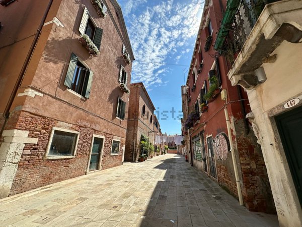appartamento in vendita a Venezia in zona Sestiere Dorsoduro