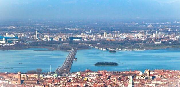 intera palazzina in vendita a Venezia in zona Marghera