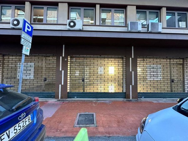 negozio in vendita a Venezia in zona Marghera