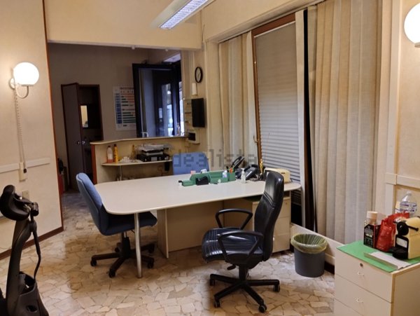 locale commerciale in vendita a Venezia in zona Mestre