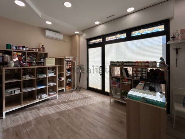 locale commerciale in vendita a Venezia in zona Mestre