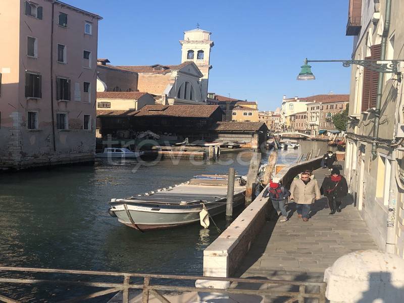 intera palazzina in vendita a Venezia in zona Sestiere San Polo