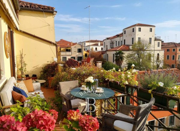 casa indipendente in vendita a Venezia in zona Sestiere Dorsoduro