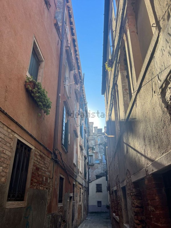 casa semindipendente in vendita a Venezia in zona Sestiere Cannaregio