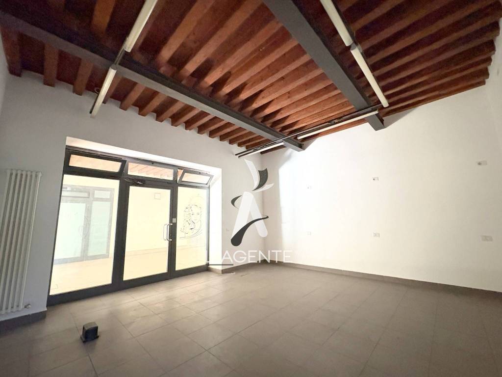 negozio in vendita a Venezia in zona Chirignago