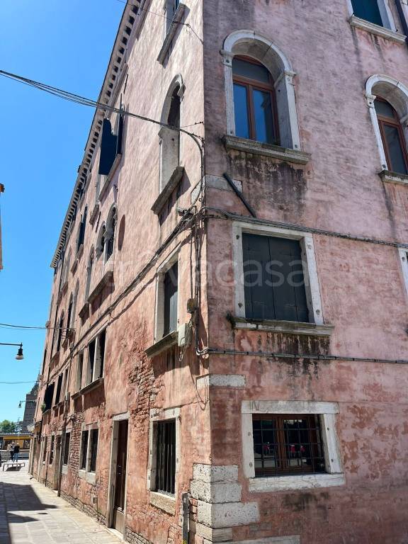 appartamento in vendita a Venezia in zona Sestiere Dorsoduro