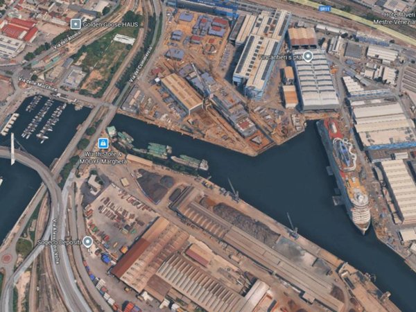 locale commerciale in vendita a Venezia in zona Marghera