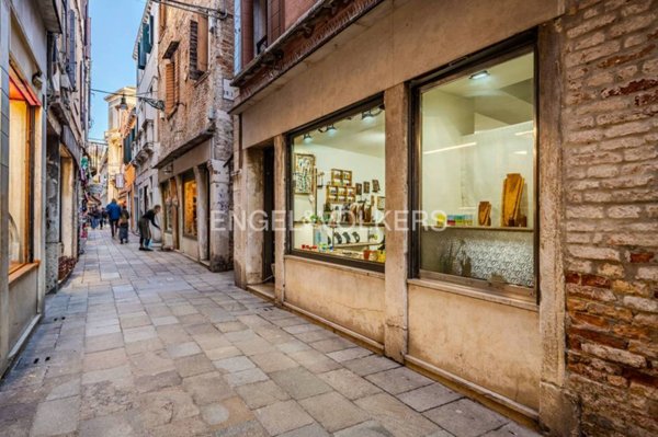 negozio in vendita a Venezia in zona Sestiere San Polo