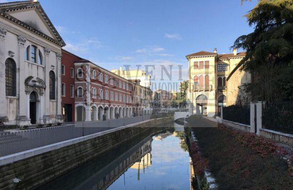 negozio in vendita a Venezia in zona Mestre