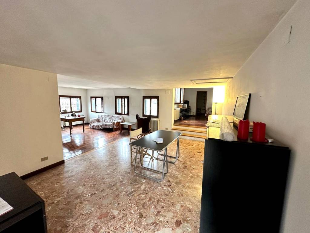 appartamento in vendita a Venezia in zona Sestiere Castello
