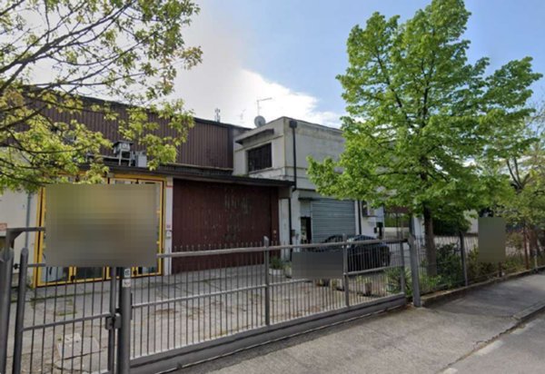 capannone in vendita a Venezia in zona Mestre