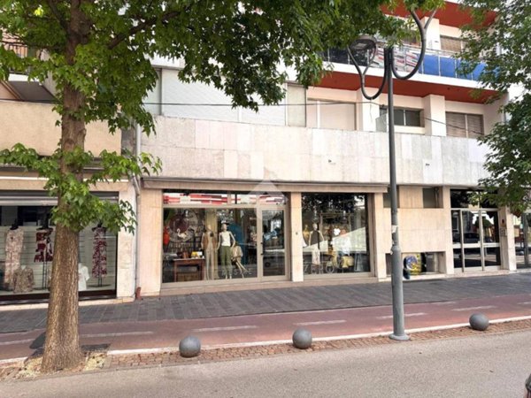 negozio in vendita a Venezia in zona Marghera