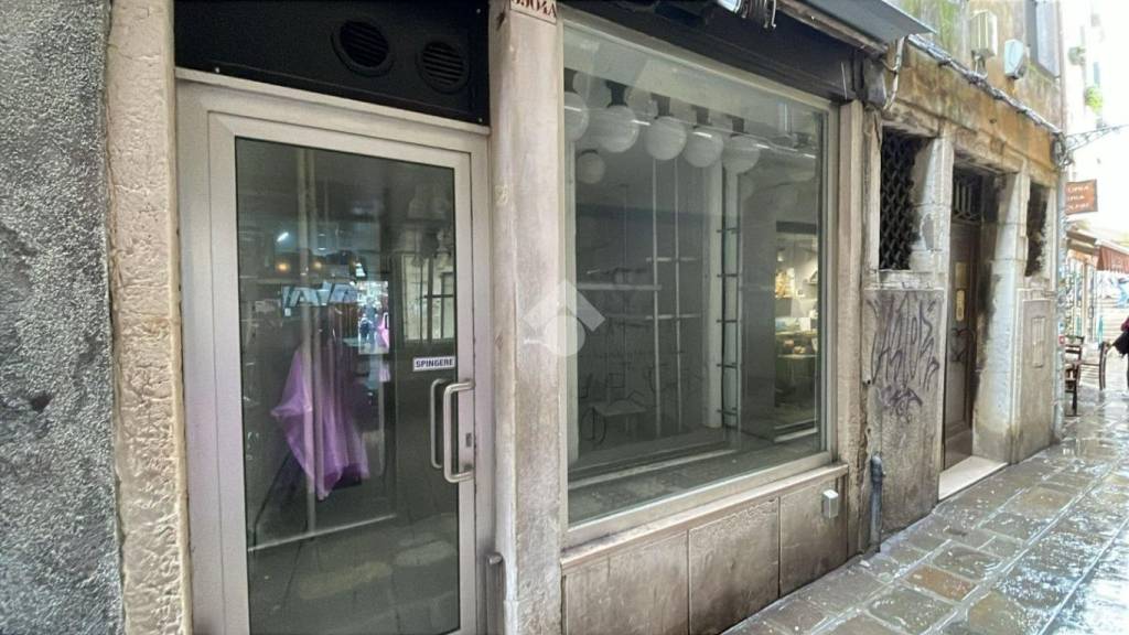 negozio in vendita a Venezia in zona Sestiere Cannaregio