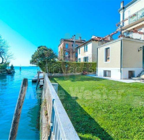 appartamento in vendita a Venezia in zona Lido di Venezia