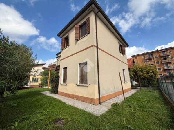 casa indipendente in vendita a Venezia in zona Mestre